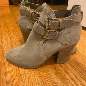 Michael Kors Size 7 tan booties